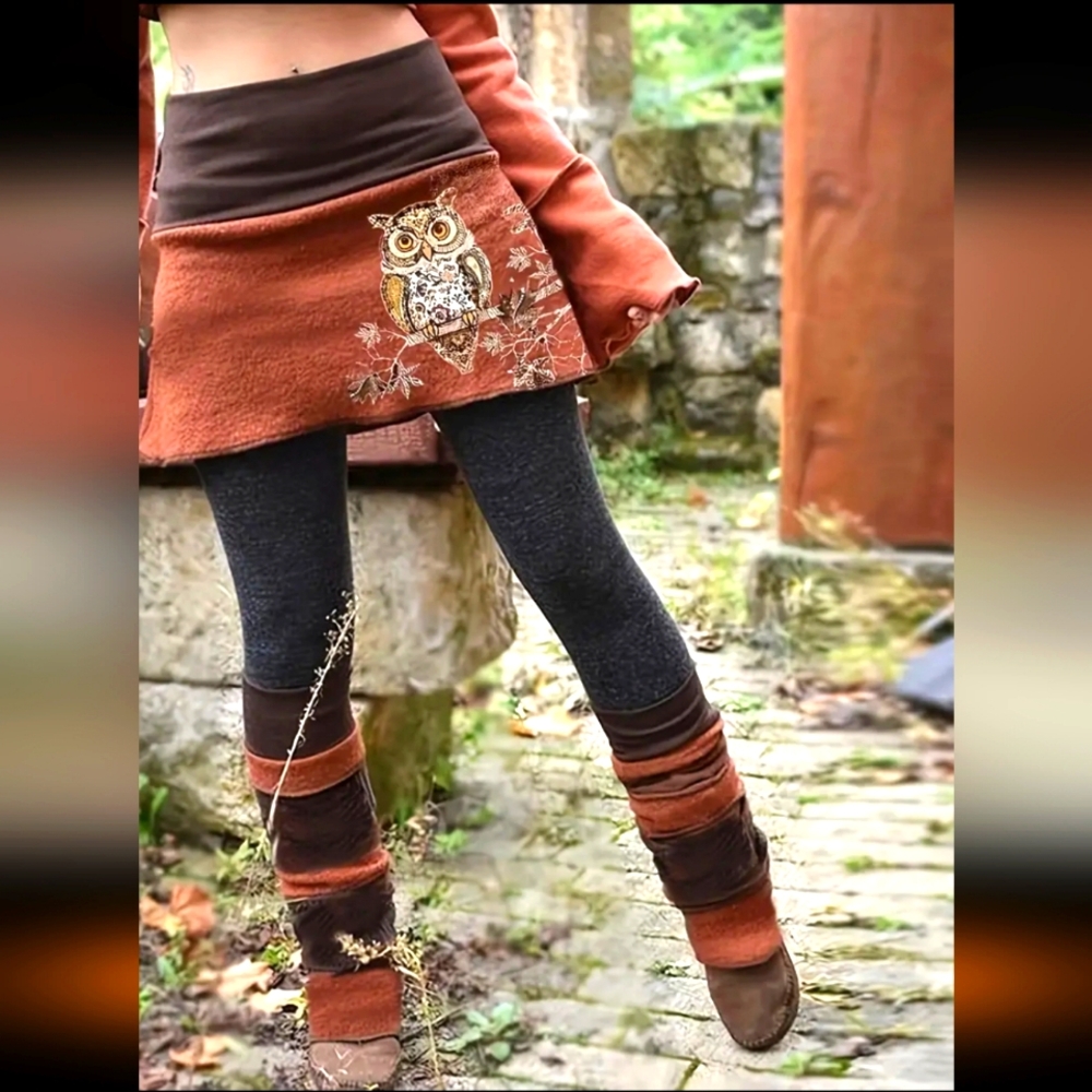 Women size med Brown & Orange Owl Skirted Leggings color block